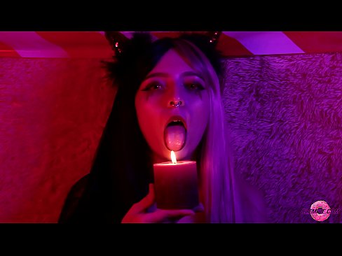 ❤️ Μια παθιασμένη πίπα από ένα σέξι Succubus με ένα σπέρμα στο στόμα της. Χάρντκορ πορνό ❤