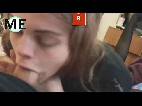 ❤️ Πούτσος στο λαιμό της, σκισμένο καλσόν και σκισμένα τακούνια Χάρντκορ πορνό ❤